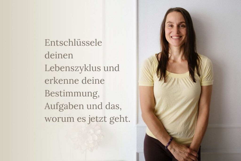 Bild zum Blogbeitrag über astrologische Lebenszyklen von und mit Iris Pyka mit der Aufschrift "Entschlüssle deinen Lebenszyklus und erkenne deine Bestimmung, Aufgaben und das, worum es jetzt geht."